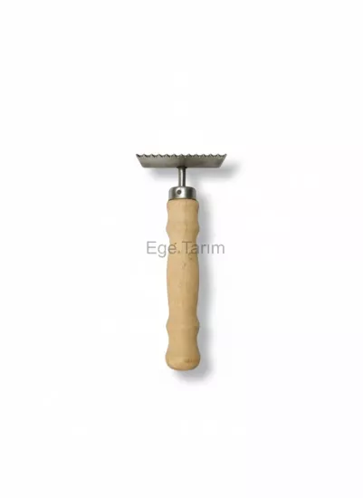 Ahşap Saplı Kovan Üstü Çerçeve Kazıma Aparatı (Tırtıklı)